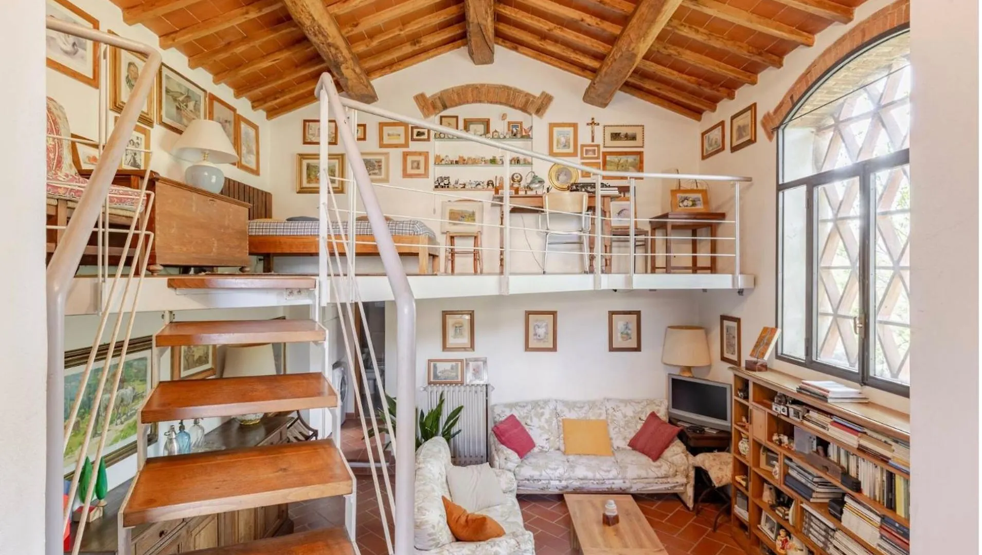 Divinae Cintoia Villa Greve in Chianti Italy